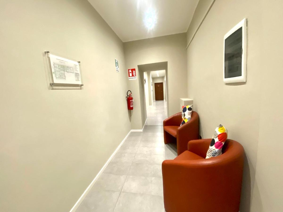 Carlo Goldoni Hotel Милан Экстерьер фото