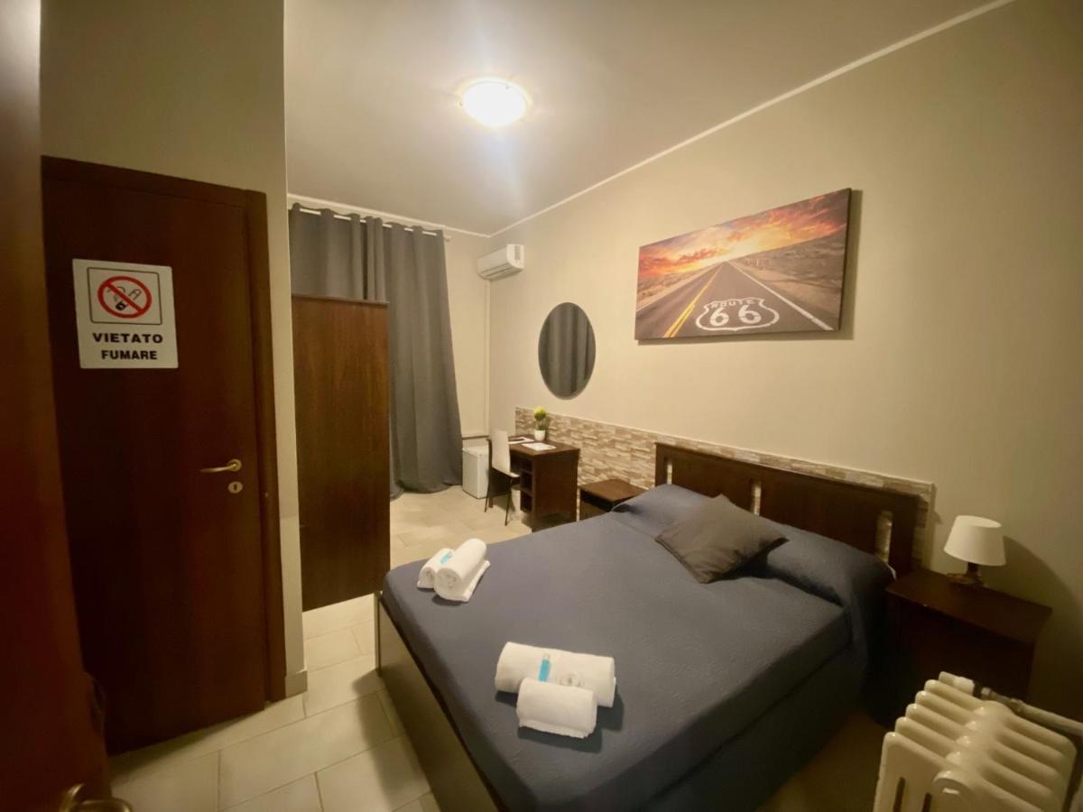 Carlo Goldoni Hotel Милан Экстерьер фото