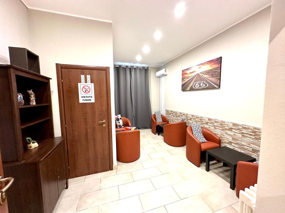 Carlo Goldoni Hotel Милан Экстерьер фото
