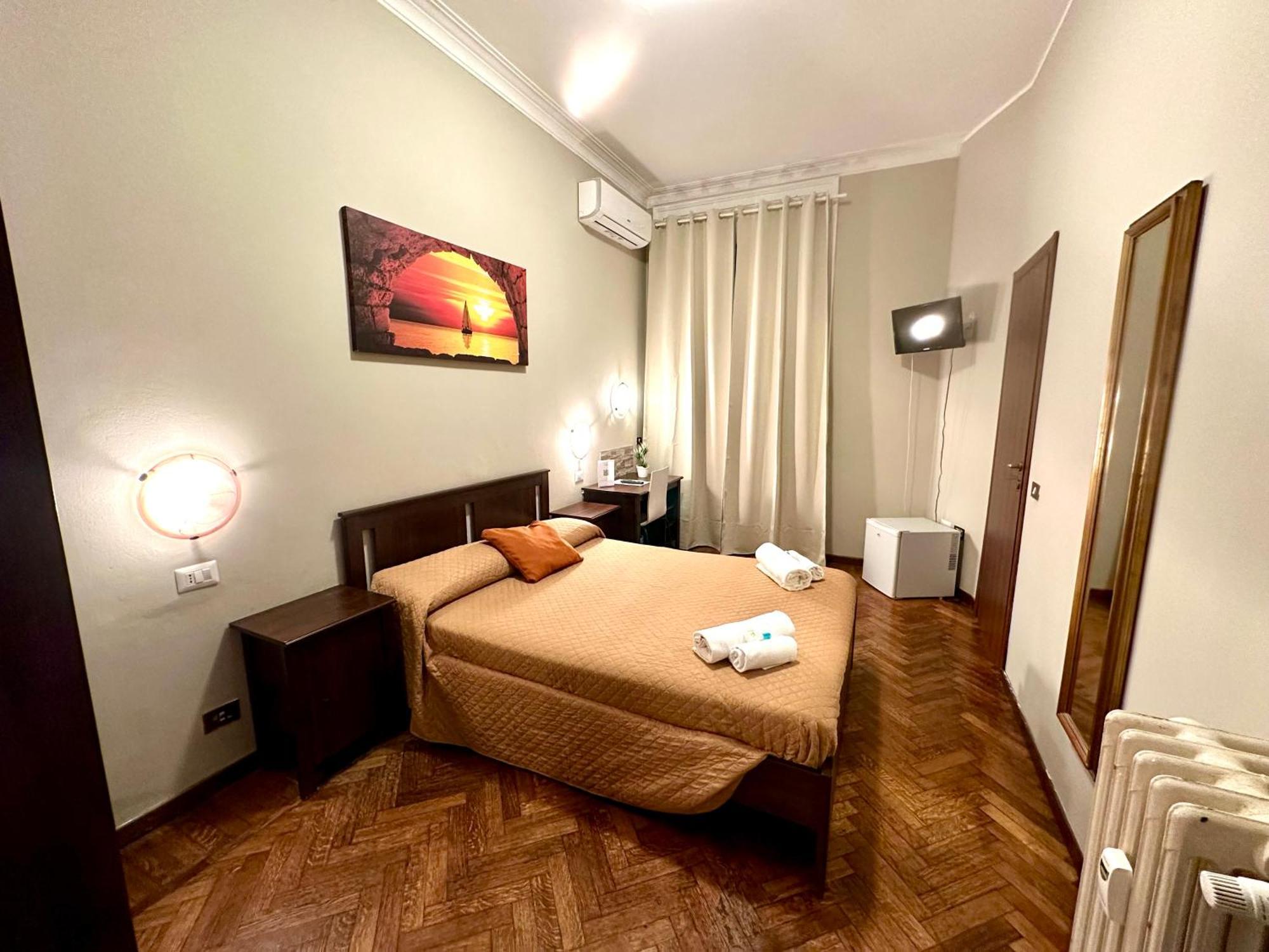 Carlo Goldoni Hotel Милан Экстерьер фото