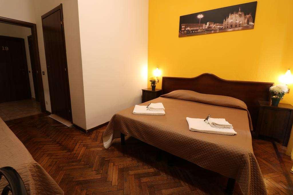 Carlo Goldoni Hotel Милан Номер фото